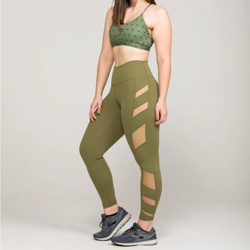 IAB red elevate workout leggings. Size 6/S.
